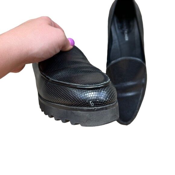 Donald Pliner Black Textured Heeled Oxford Chunky Loafer - Picture 8 of 8